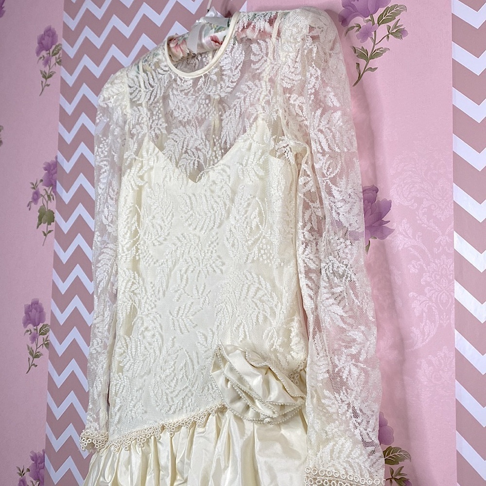 🌷Joseph Ribkoff 🌷Vintage Lace Flower & Pearl Embroidery Trim Wedding Style Dress - Picture 3 of 12